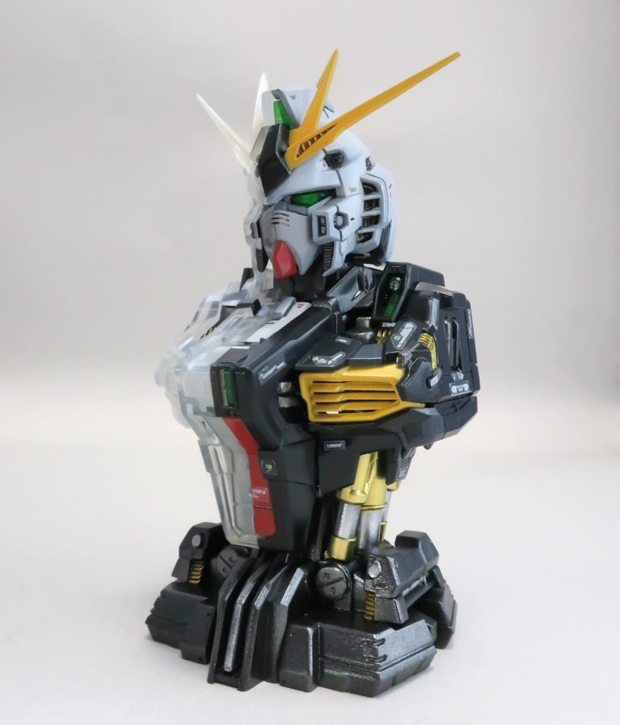 メカニカルバストνガンダム–2枚目/制作者：KURRRO