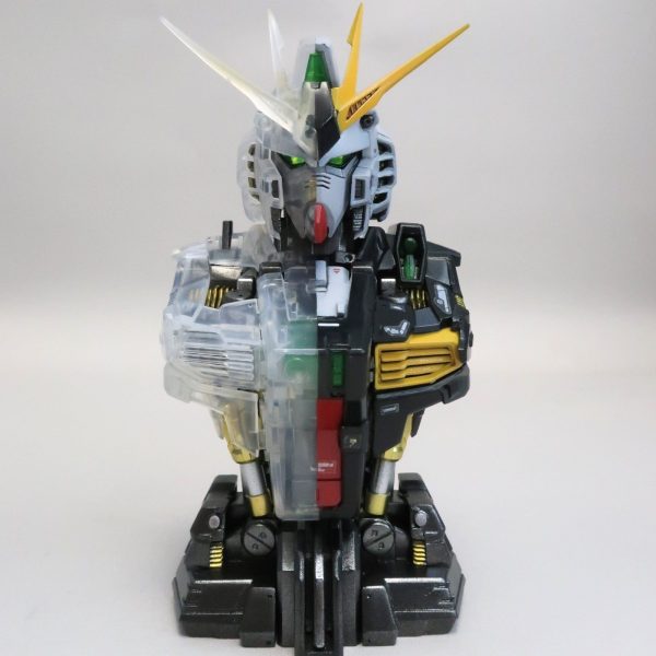 メカニカルバストνガンダム