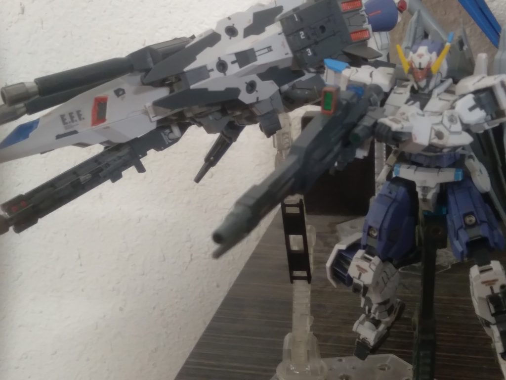 Here it is posed with the V-MWP-045 Ares machine.