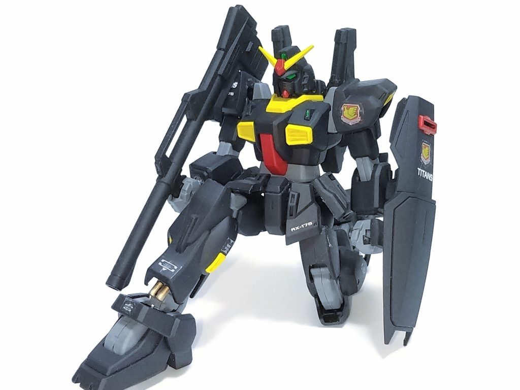 フロントスカートアーマーは分割、独立可動。