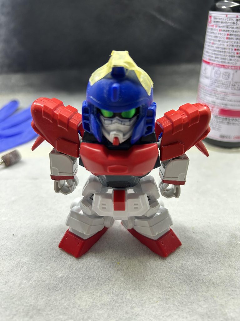 腕はクロスボーン、脚はガンダム、胸、腰はHGのマックスターを使用してます。胸のざらつきが嫌だったので、磨いてツルツルにしました。肩はHGマックスター。