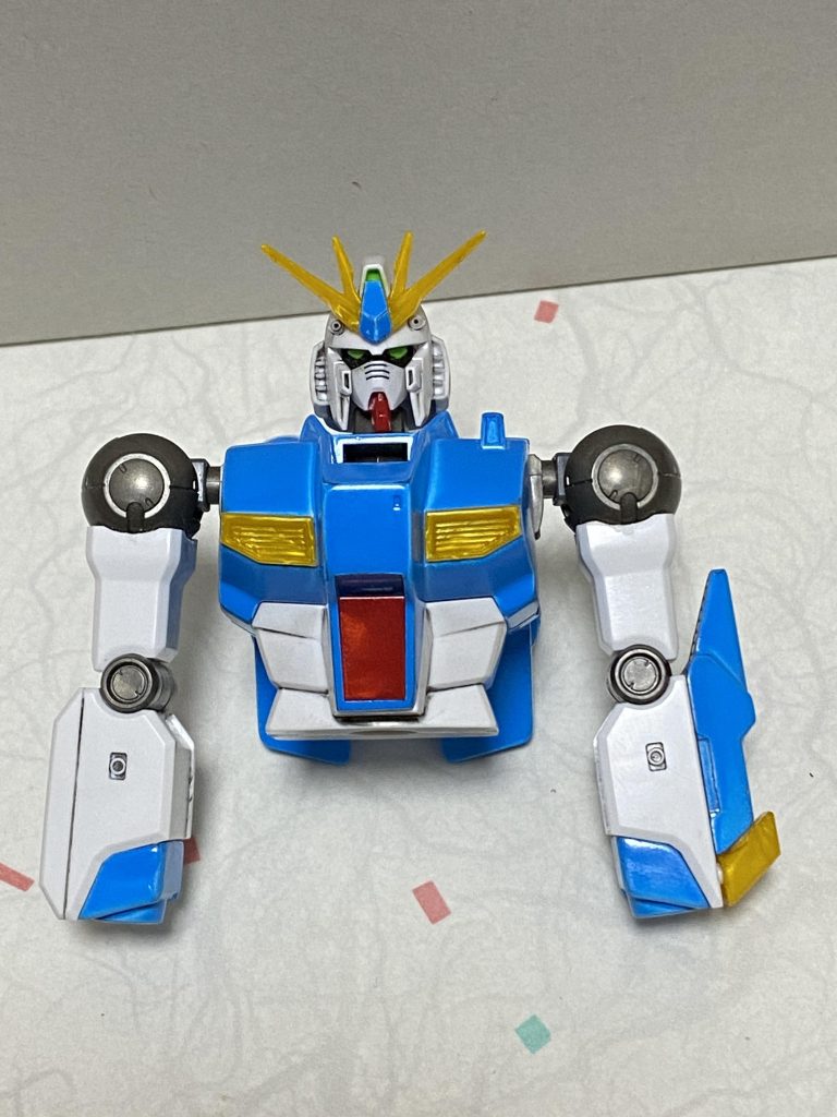 最初に塗ったスカイブルーは結局、気に入らずに落としてしまいました。塗装の繰り返しをいつもしてしまう癖は、そろそろ減らしたいものです。