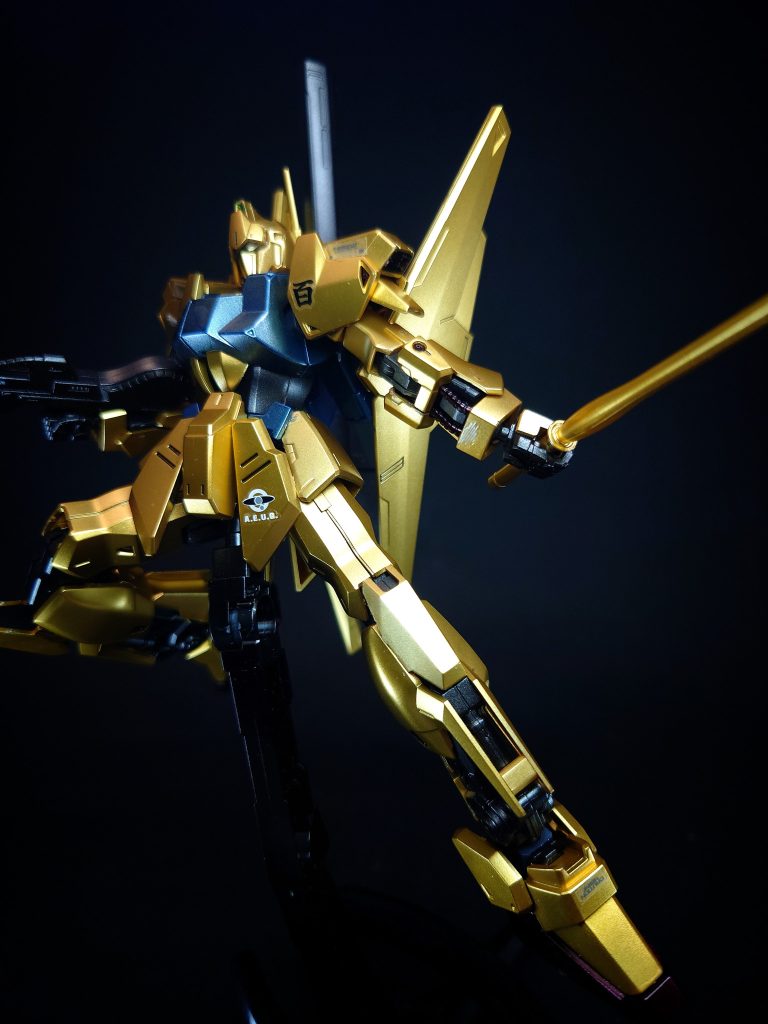 武装固定武装として頭部に60mmバルカン砲を2門、腰部にリック・ディアスやネモと同じビームサーベルを2本装備している。携行武装としては下記のビーム・ライフルのほか、リック・ディアスのクレイ・バズーカも使用する。ビーム・ライフルボウワ社製（型式番号：BR-M-87）。出力2.8MW、装弾数9発、推奨ジェネレーター出力1,850キロワット。のちのディジェも標準兵装として携行する。一年戦争時に少数配備されたジム・スナイパーII用のXBR-M-79Sを0087年にEパック式に改造したもので[32]、出力も強化されており当初の数倍の性能をもつ[5]。M-79SのエネルギーCAPデバイスと同型のEパックは「スネイル・タイプ」と呼ばれ[32]、リック・ディアスのビーム・ピストルにも採用されているとも言われる[32]。性能や使い勝手もよく、癖の少ない優良なビーム・ライフルとされるが、少数のエース機に配備されるに留まり、後継型として[33]ビーム・バヨネットを装備したバリエーション（型式番号：BR-M-87BB）[32]も試作のみに終わっている[33]。殆どの場合、右手で使用されるが第50話ではハマーンのキュベレイに右腕を切断されたため、背部のハードポイントに装備して射撃している。『ΖΖ』第32話では、Ζガンダム専用のタイプのように銃口からビーム刃を形成している。