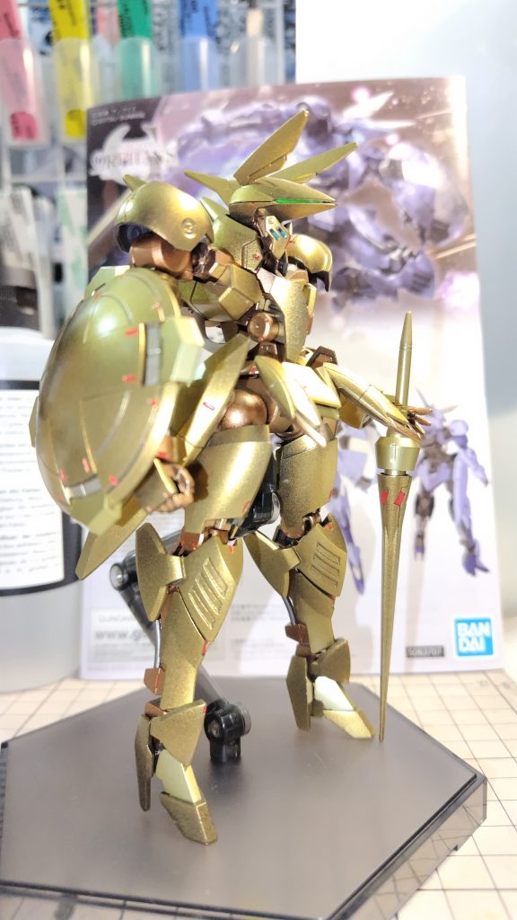 下地を黒にしてしまったので重厚感が強めに出てしまったものの、光を強めに当てればしっかり輝いてくれました。。