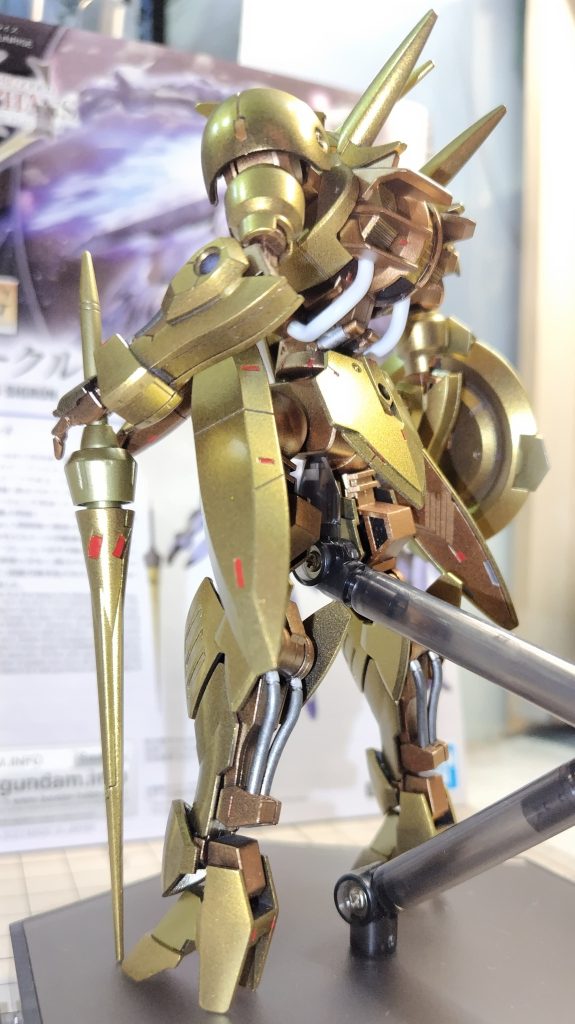 フレームはマット、外装はグロスでコート。。メインカラーの他は筆塗り、赤いポイントはプルプルしながらなんとか。。