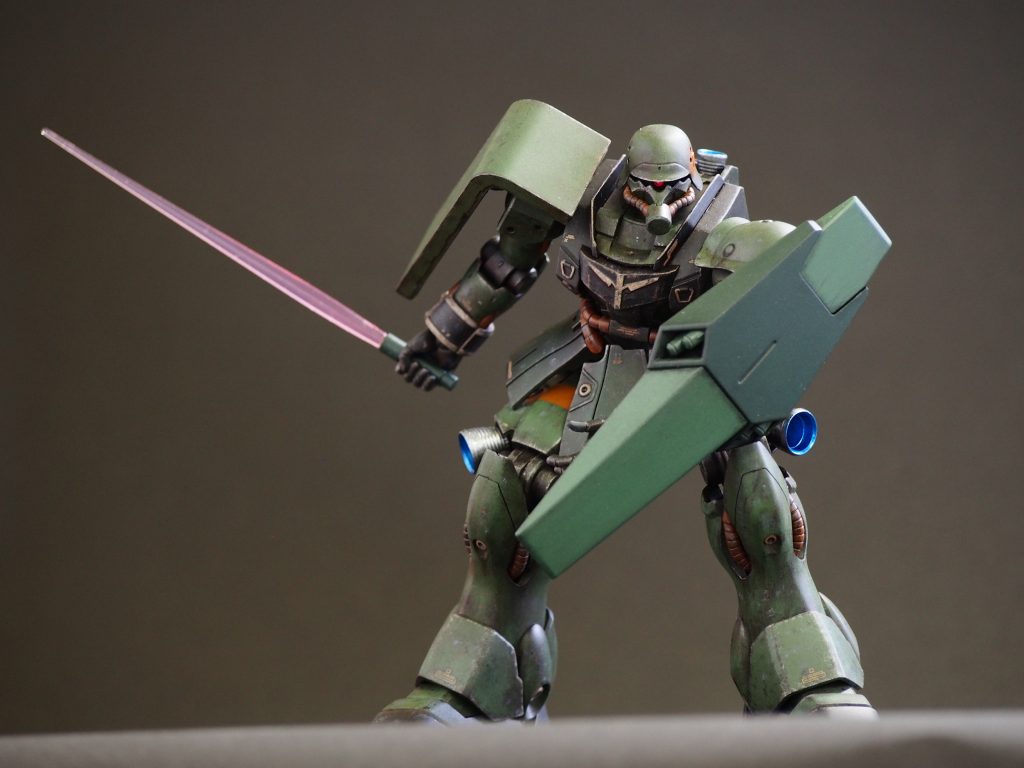 ギラ・ズール鹵獲機と言えばこのポーズ。