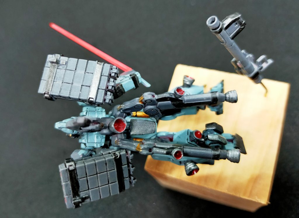 今回は老眼と戦いながら、だいぶきれいに塗装できたと思います。