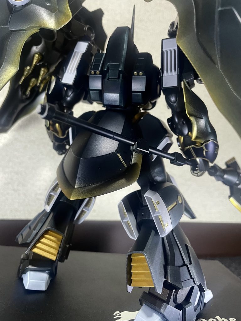 バインダーや腕、腰に金でグラデーション塗装やってみました!少し色映えしてよかったと自分的には満足です!