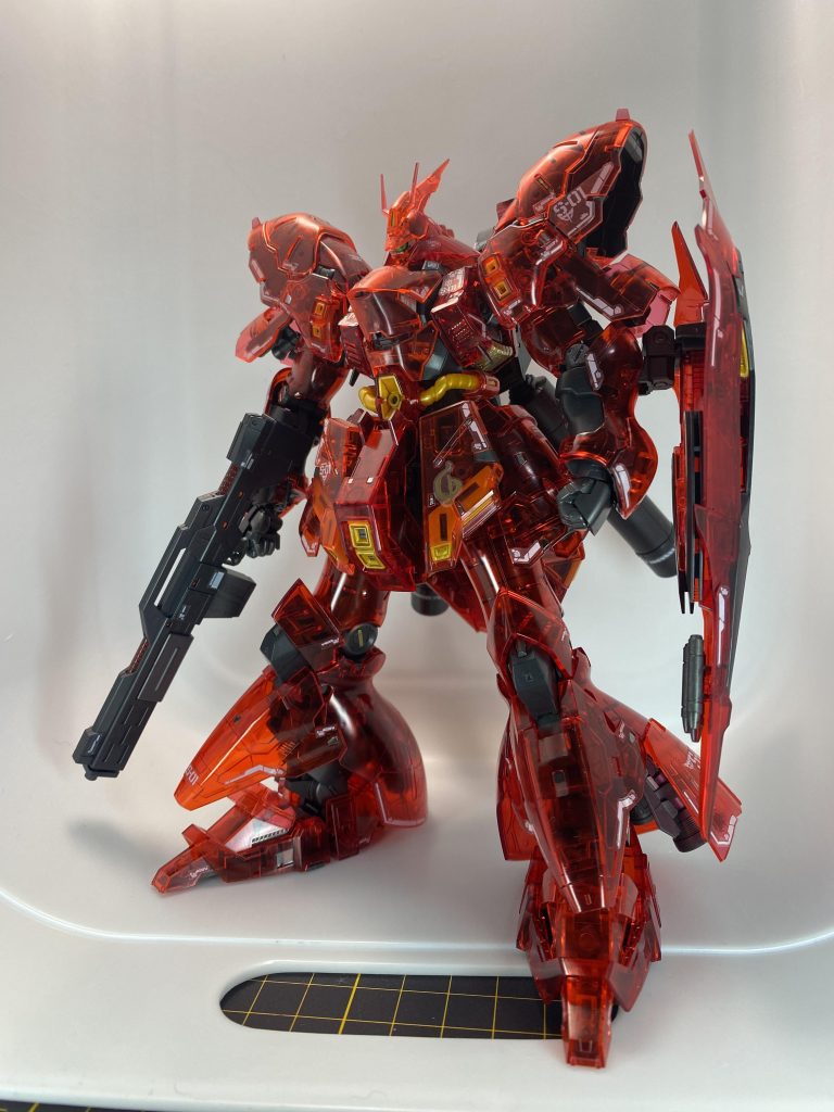 パーツ裏のモールドやフレームが透けて見えて情報量が増し増しになるクリアカラーキットの魅力に気付いたのは最近です。