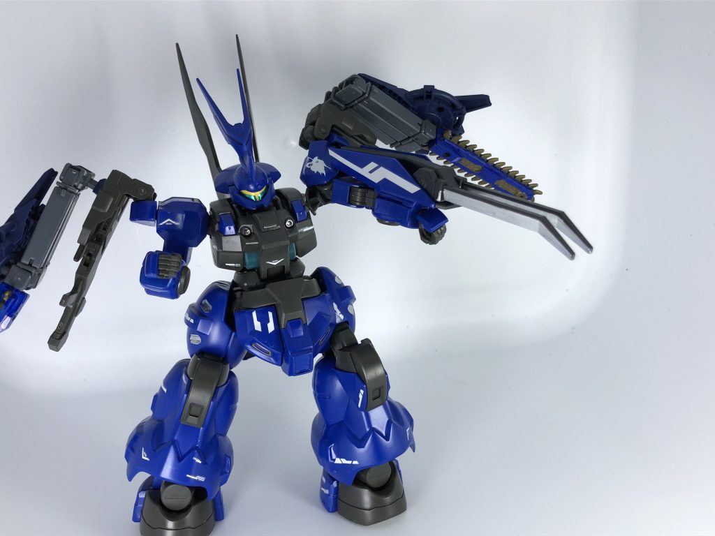 左肩のシールドには境界戦機のクローシールドを使い近接格闘にも対応可能です