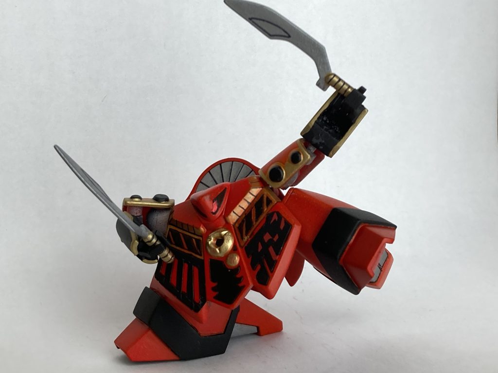 箱絵のポーズを取るために股関節?を最大限に広げました。折り畳まれた足はボールジョイント接続に変更し、足を広げても接地できるようにしました。