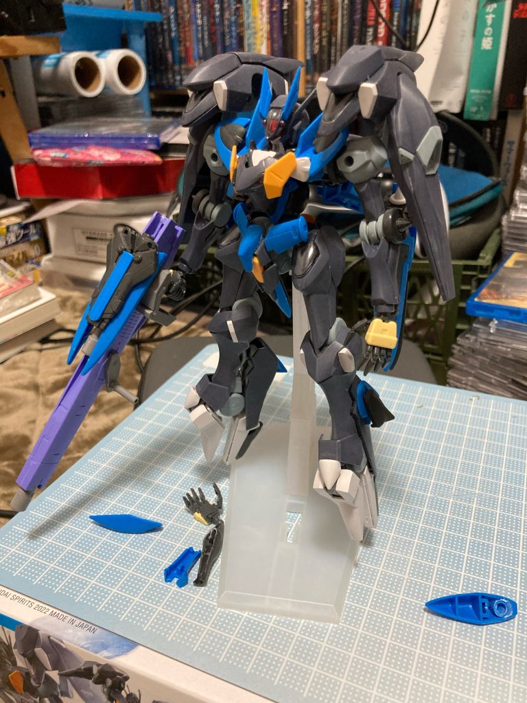 塗装前。ファラクトの外見はそのままにブレイヴの可変機構を移植しました。ハンドパーツは境界戦機。