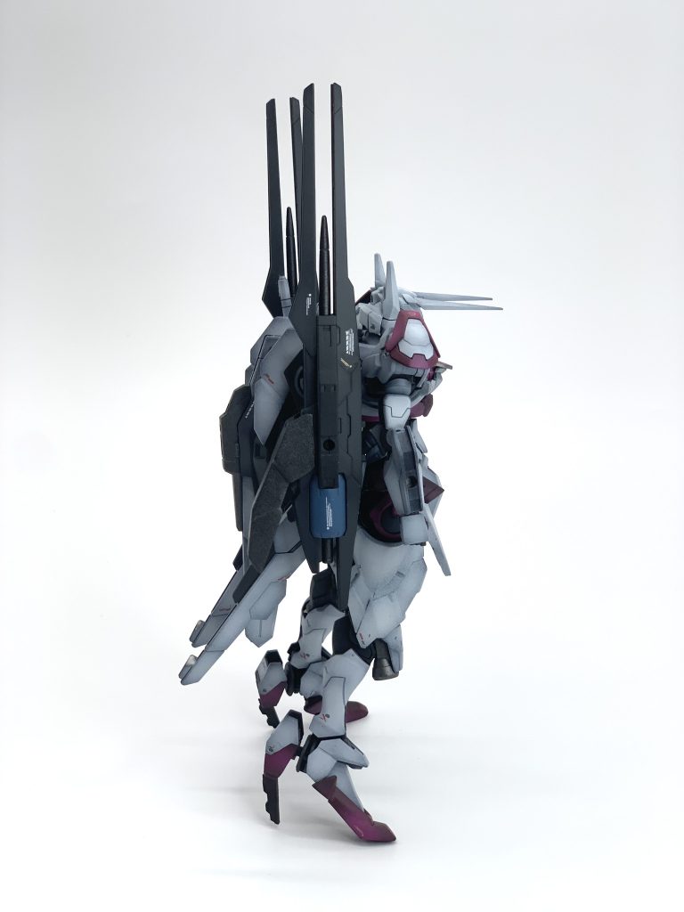 ソード利用時は設定通りシールドはバックパックへ