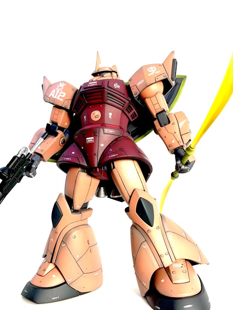 塗装は黒立ち上げグラデーション塗装で、アニメの色の感じを狙って艶消し仕上げです。