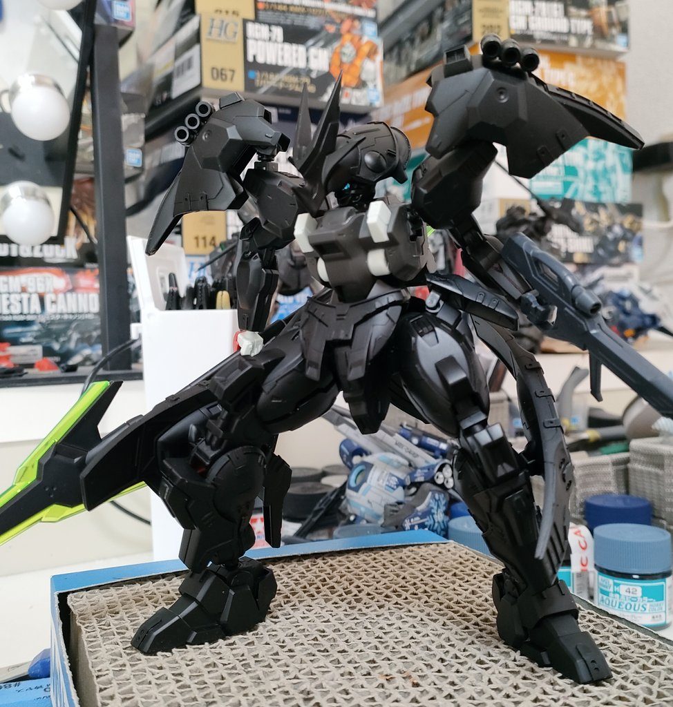 当初はみんな大好きグエル先輩搭乗機にする予定、でしたがいつの間にかグラハム路線に・・行き当たりばったり&後付設定はよくあったりします