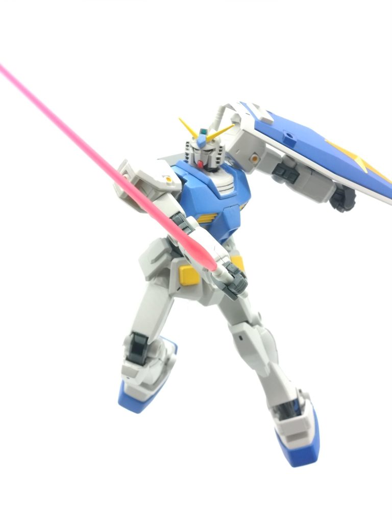 武装はガンダムのものと同様のものを使用し、ビームライフル、ビームサーベル、ハイパーバズーカなど。