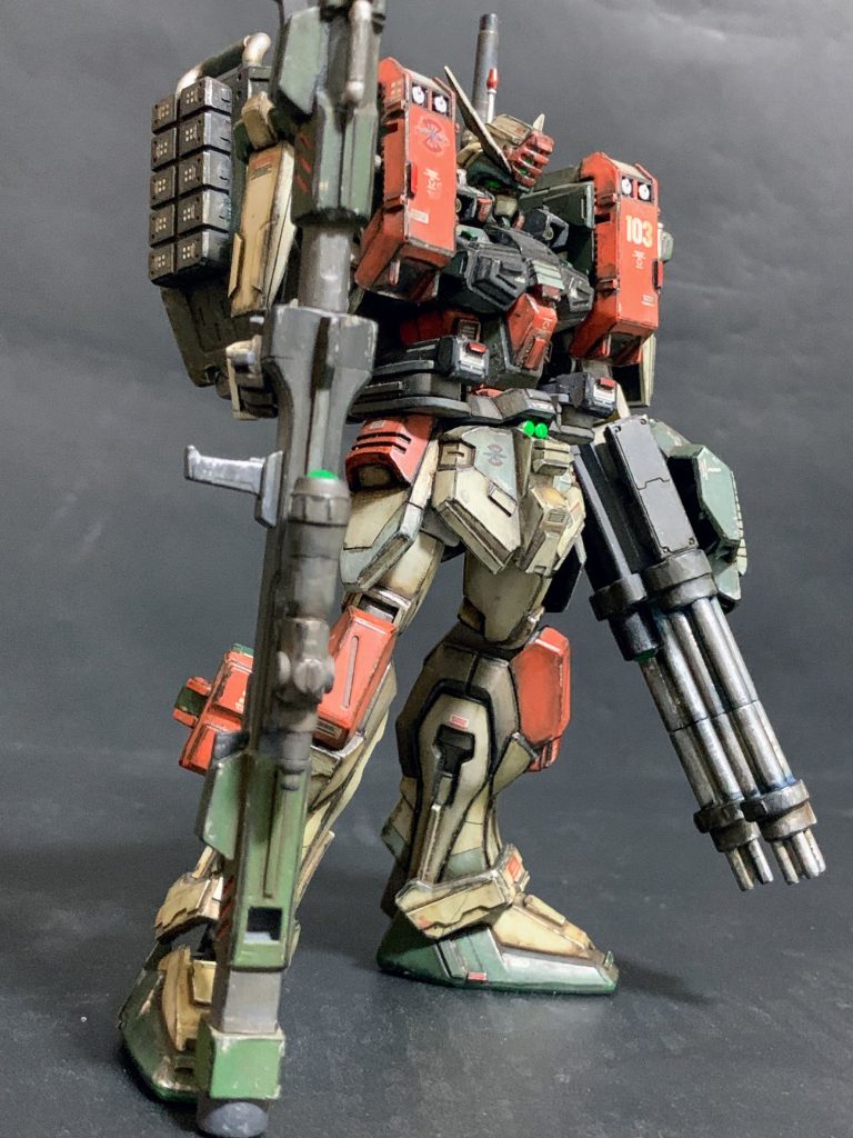 足にやっぱりヘビーアームズのミサイルポッドをつけてみました あんまり目立たないな 残念です