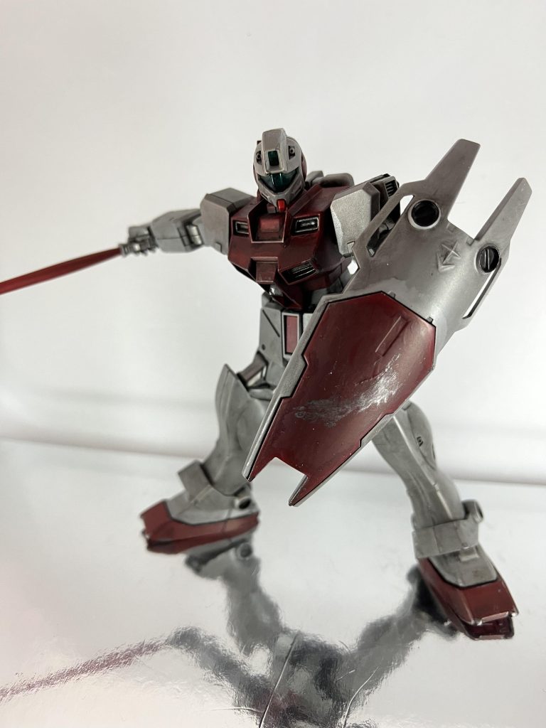 ユウ『ここで死ぬ訳にはっ！以上、ジムコマンドでした！本来ブラウンだったジムコマンドを宇宙仕様風味に変えてしまったのでHGUCコンプリートから敢えて外させていただきました(^^;;先日のグレイズカスタムもですが、昔作った物を今の知識や技術でリメイクするのも結構楽しいですね！べ、別に新作のアイデアがない訳じゃないんだからねっ(ルイzこれからも練習して精進したいと思います。   