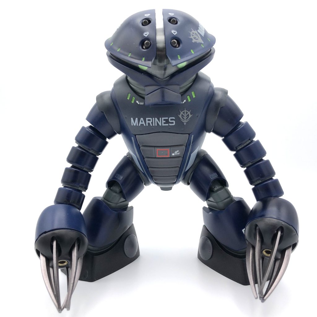 実は塗装をしくじってNGパーツが発生。仕方なくもう一体キットを買うはめに。そこで利用出来るパーツを有意義に使おうとツインアイにしてみました。