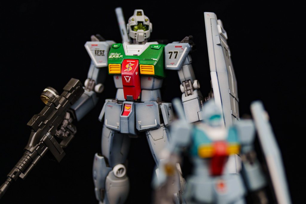 HGを参考にしてます。カラーリングや、デカールは、魂版を真似てます。