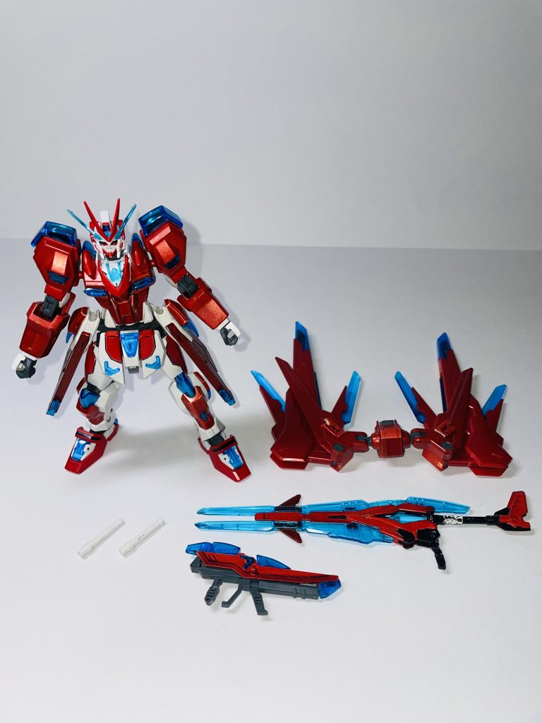 ビームサーベル、ビームガン、レールガン、フライトユニット、サファイアガンブレード