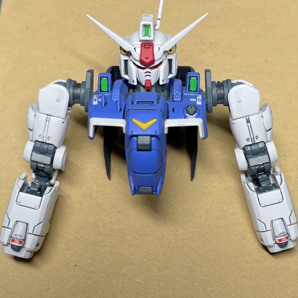 RG GP01の肘破損 トップコートを吹く際、いっぱいに曲げてから戻す時に両腕とも破損。曲げすぎて壊れたと思われます。塗膜の厚さによる負荷や、塗料の溶剤による関節の劣化も関係しているかもしれないので、MSジョイント部分は塗装しない方が良かったかも。 今のところ破損箇所への対処をしていないので、とりあえずコアファイター2のみ投稿することにしました。