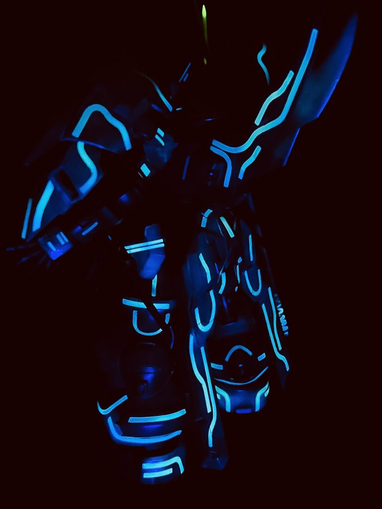 機体の模様の部分にもグラデーションかけてるのが伝わると嬉しいです!