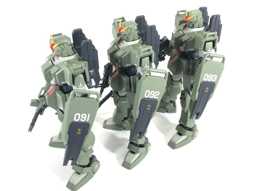 恒例のシールド機体No.並びショットです。なんかこう見ると陸上自衛隊仕様にも見える様な…