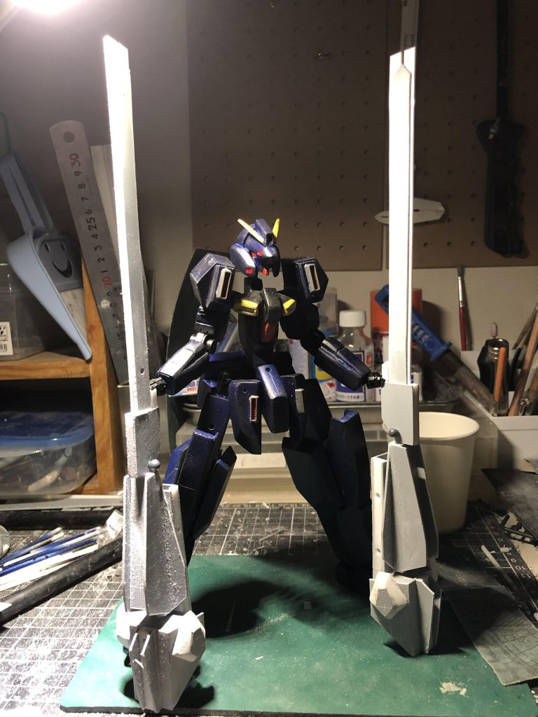 コンポジットシールドブースターも二つプラ板でスクラッチで作りました。