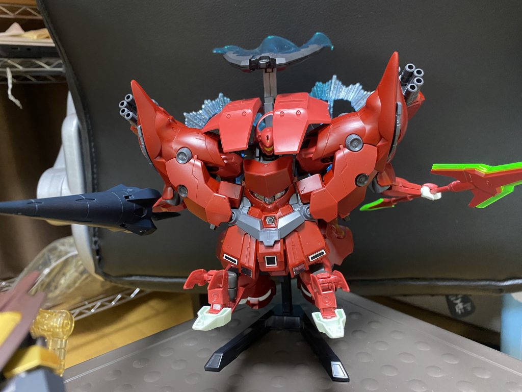 最初はモビルアーマーを作りたかったのですが、理想のシルエットにならなかったので、断念しました。(これはこれで気に入っていました。)