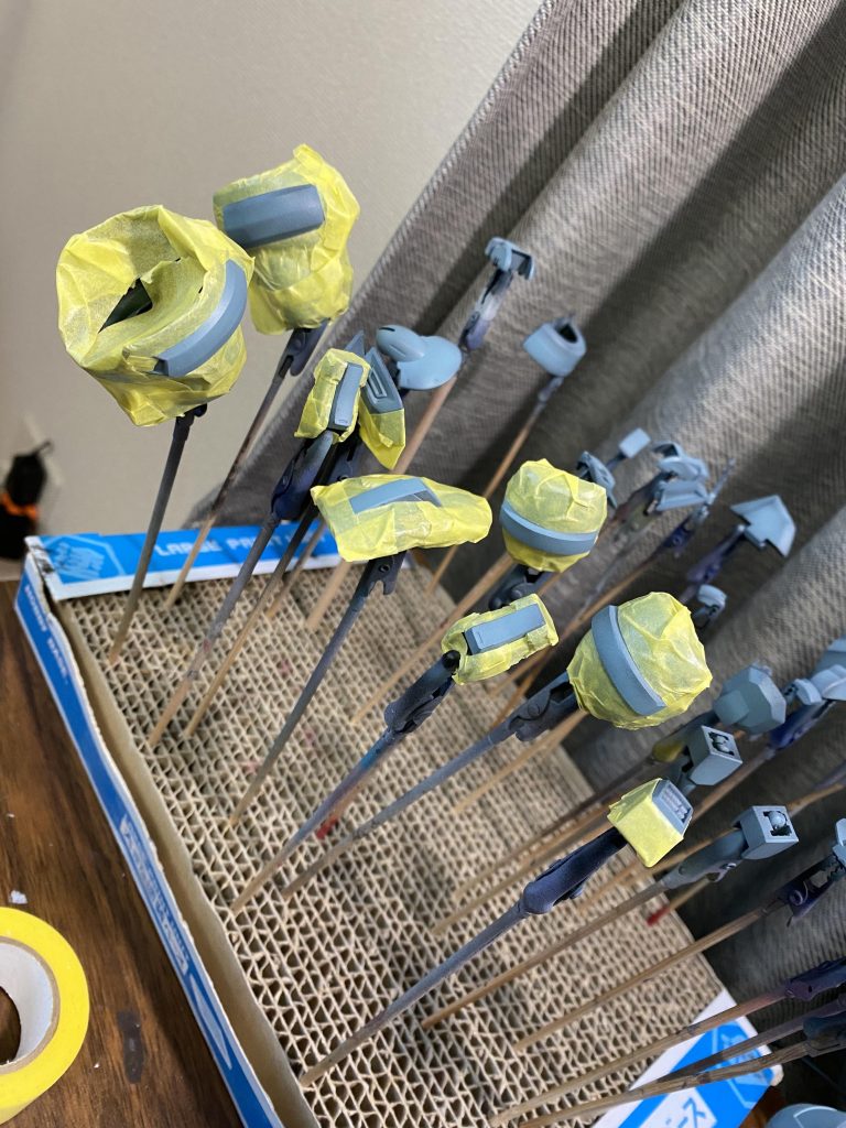 濃いめの水色？で部分塗装