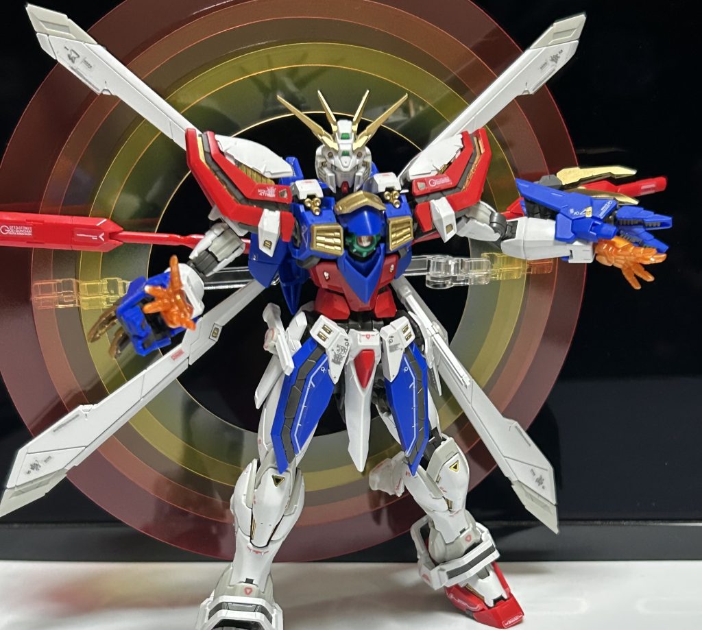 フルオープン状態。ストーリーで挙げましたが肩、赤色の羽根、太ももが開いています。