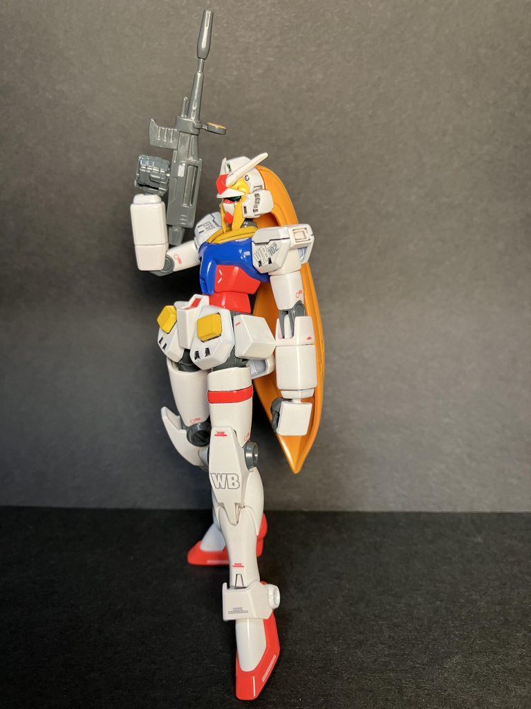 ハンドはEG。ライフルはメカコレから。EGの穴に0.3mmのプラ板を噛ませて良い感じのクリアランスに。