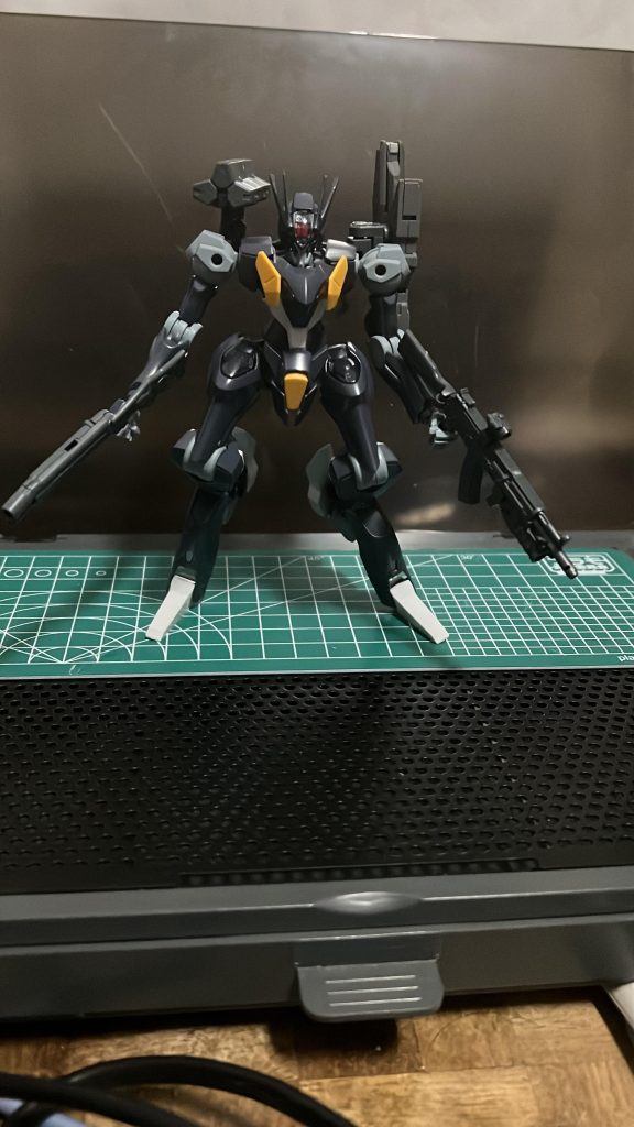 足の接続を変更して逆関節に