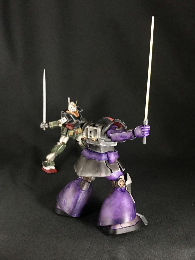 黒バックのドム目線