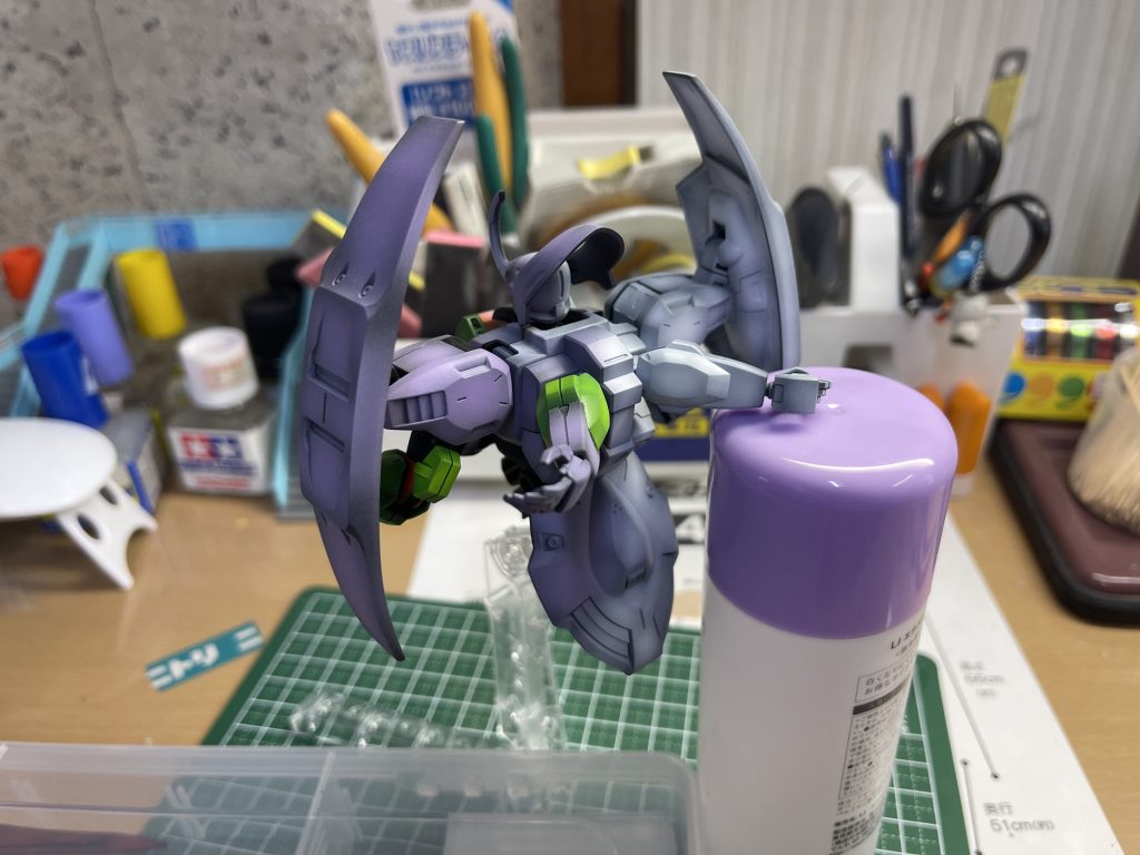 ベース付属で助かりました👏直立だと立てないので角度つけてます  