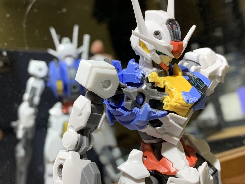 肩フレームはアニメとプラモでだいぶイメージが違ったので作り直しました。