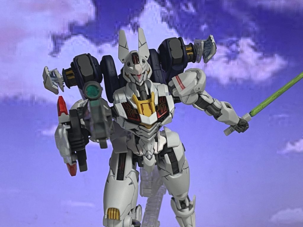 ビームサーベルフライトユニットに装備される。武器としての性能の変化はない。