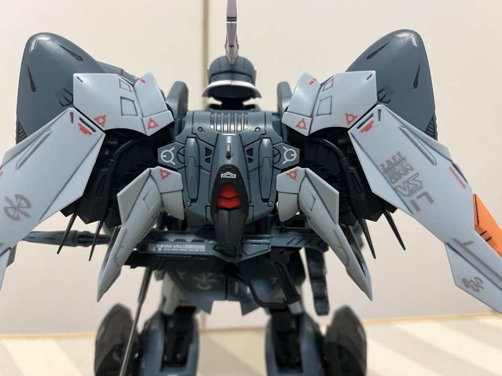 付属のマーキングシールはほぼ使い切ってしまったので、なんかスラスターユニットは他のMG機体と比べて情報過多かも(これも当社比)