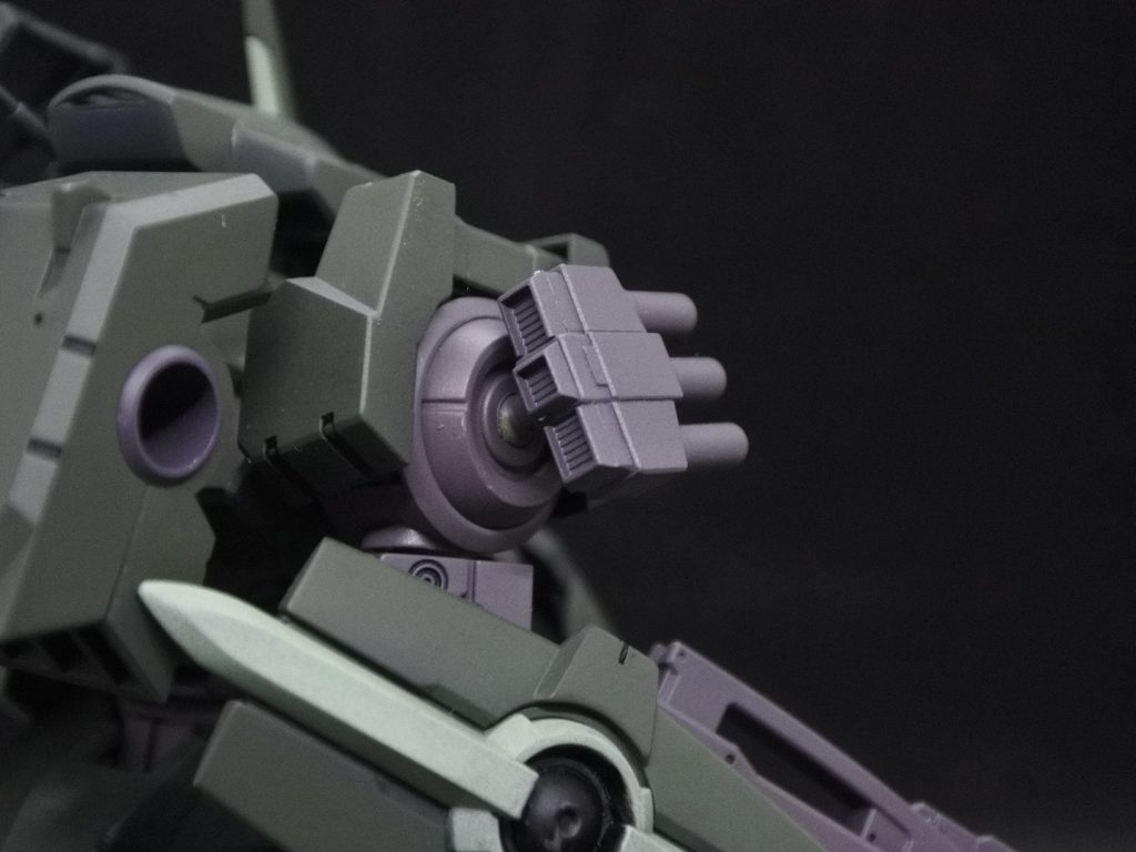 スモークディスチャージャー後部はジャンクを張りつけてディテールアップ