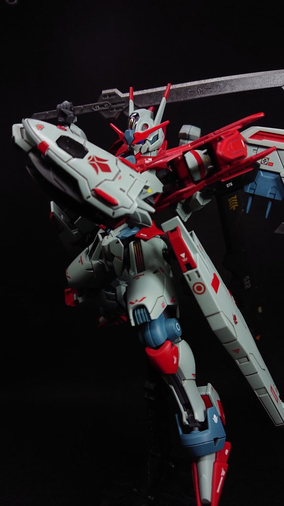 部分塗装にタミヤのエナメル塗料・ゴールドリーフ・フラットブラック・フラットレッドセンサー部分にはMr.メタリックカラーGX・メタルブルー