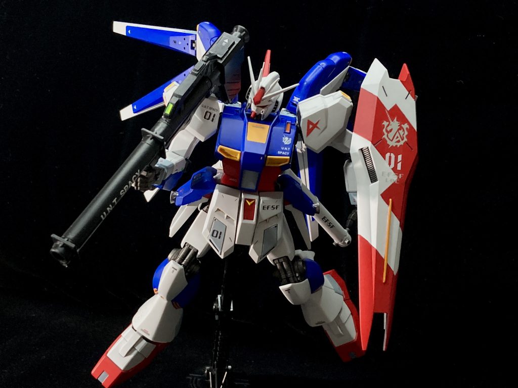 ミキシングするにあたりどちらのカラーに寄せるか迷いましたが、いっその事全く別のカラーにしてやろうと思い、ファーストをリスペクトしたカラーリングにしてみました。水性ホビーカラーのRX-78色使えば調色の手間省けると思ったのも大きな要因ですが。