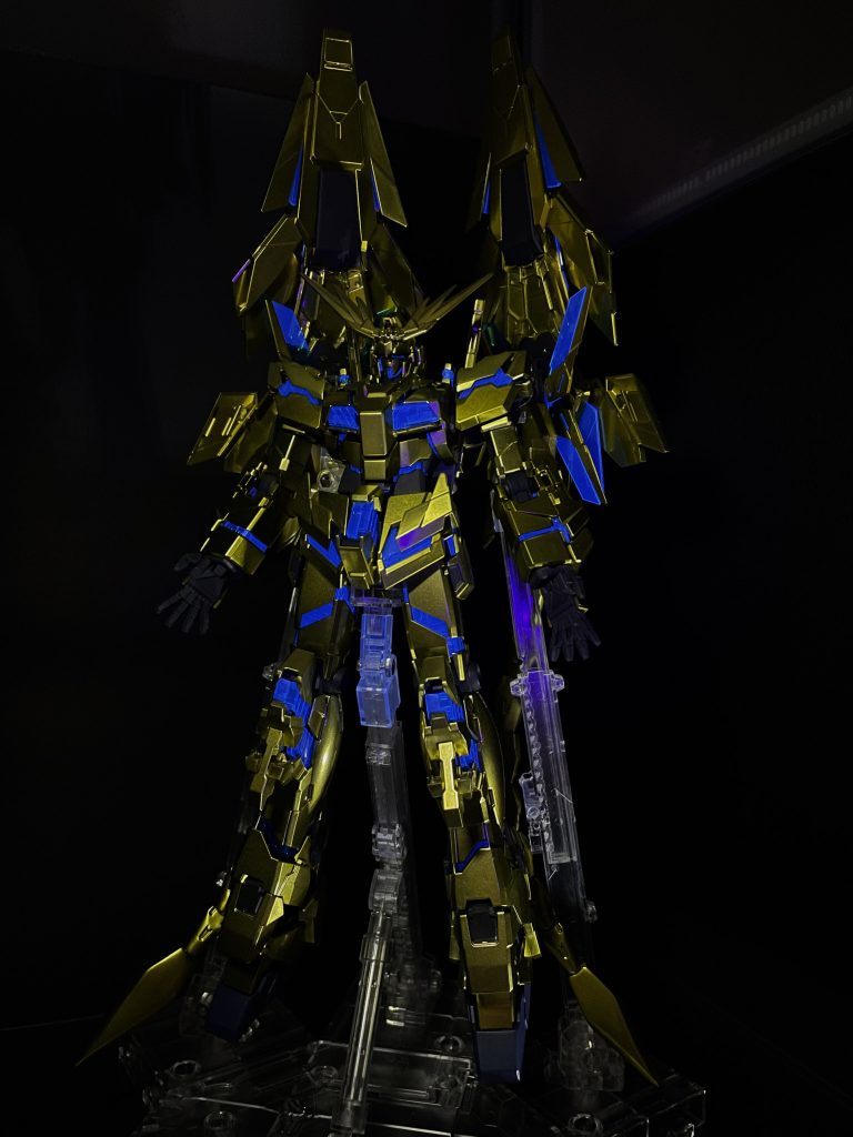 正面ショット。メッキとまではいかないですが、だいぶギラギラしましたよね?!ナラティブ版は黄色が強いのでクリアーイエローのみでテリテリにしてやりました。ちなみにクリアーイエロー5瓶使い切りましたw