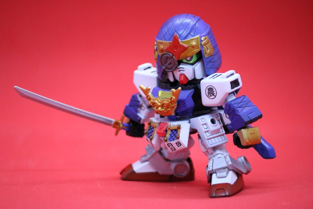 農丸ガンダムと、SDアレックスのパーツをミキシングし、それっぽく作っております。