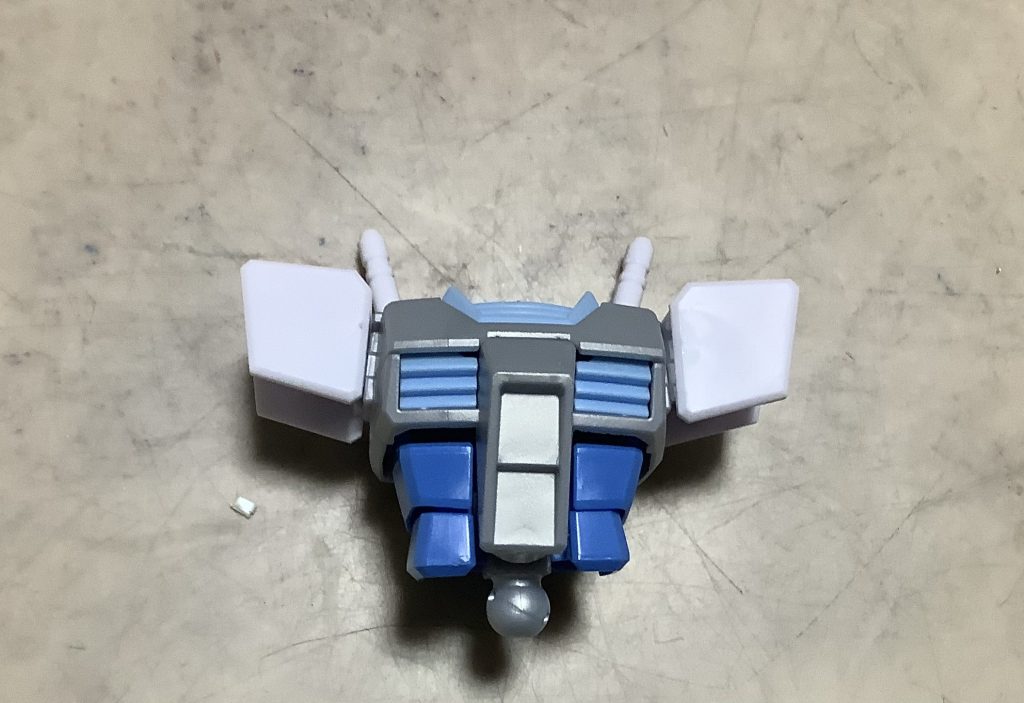 次は胸部。ビームサーベルは取り外しできますがエフェクトは付いてません。∑(ﾟДﾟ)