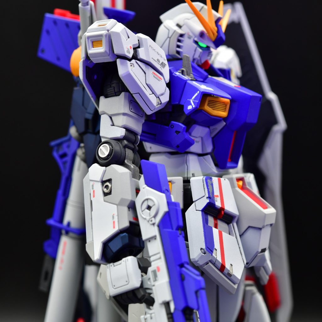 関節のマルモールドにはエッジングパーツを貼っています。