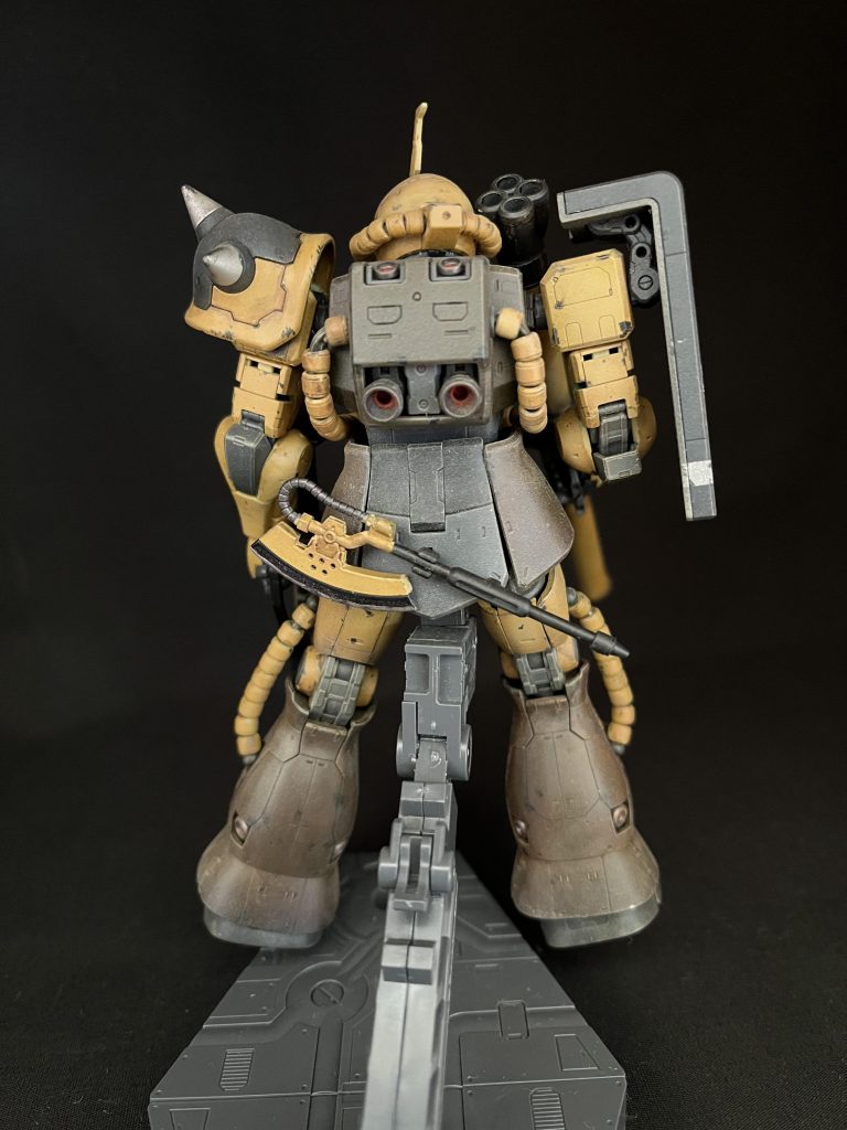 ヒートホークは刃を赤オレンジで塗ってみたらムラになって猟奇的なカラーになってしまったので上からシルバーで塗装w