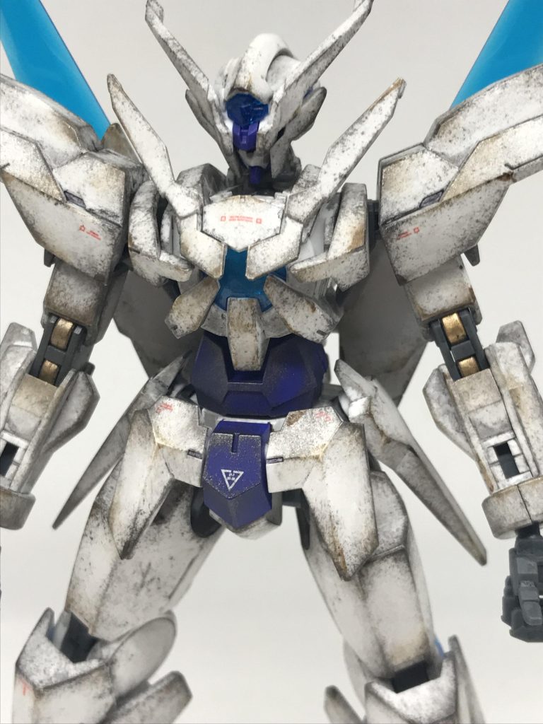 以上の3行程で写真のようになりましたこの作品はここまでの汚しで終わりですが、お好みでシルバーのチッピングやドライブラシ、ウェザリングマスターで更に汚すのも良いですねちなみに私はウェザリングマスターはあまり使いません作業行程が増えるのと、ウェザリングマスターを使うとつや消ししたザラザラの表面が粉で埋まりツルツルになって、リアルタッチマーカーでさらに汚しを追加しようとしたら表面がツルツルになっているので色が上手く乗らないことがあるので…もう一度つや消し吹けよって話ですが、あくまでお手軽ウェザリングなので作業行程を増やしたくないのです🙄以降は完成した作品をお楽しみ下さい😋