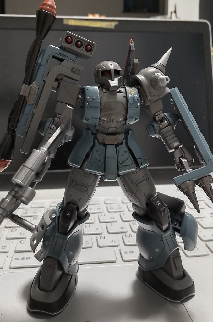 仕上げ前シールは元々付属してたものを使用この後、スミ入れ、チッピング、Mr.ウェザリングカラーのブラウンでウォッシング、ファレホのシルバーでドライブラシ