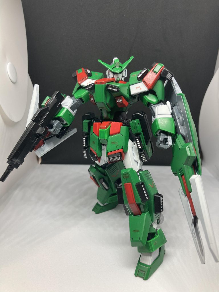 AGE-1 グランサ形態シールドライフルは形状を変えたり、メインシールドと一体化。